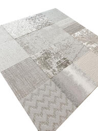 Suchen Sie nach Interface Teppichfliesen? Shuffle It in der Farbe Shades of Japandi Beige ist eine ausgezeichnete Wahl. Sehen Sie sich diese und andere Teppichfliesen in unserem Webshop an.