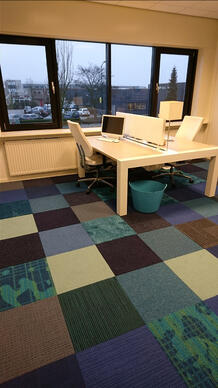 Shuffle It Mix & Match Shades of Blue im Büro Interface Veenendaal, Niederlande